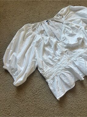 White Old Navy Cropped Puff Sleeve Peasant Top